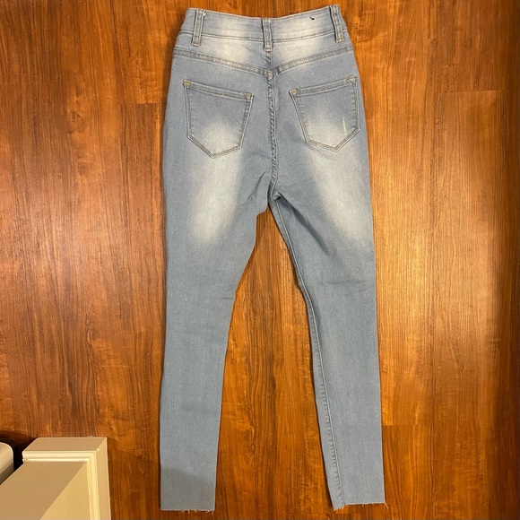 Fashion Nova Bob High Waist Light Blue Stone Wash Distressed Skinny Jeans 1/2 - Picture 5 of 10